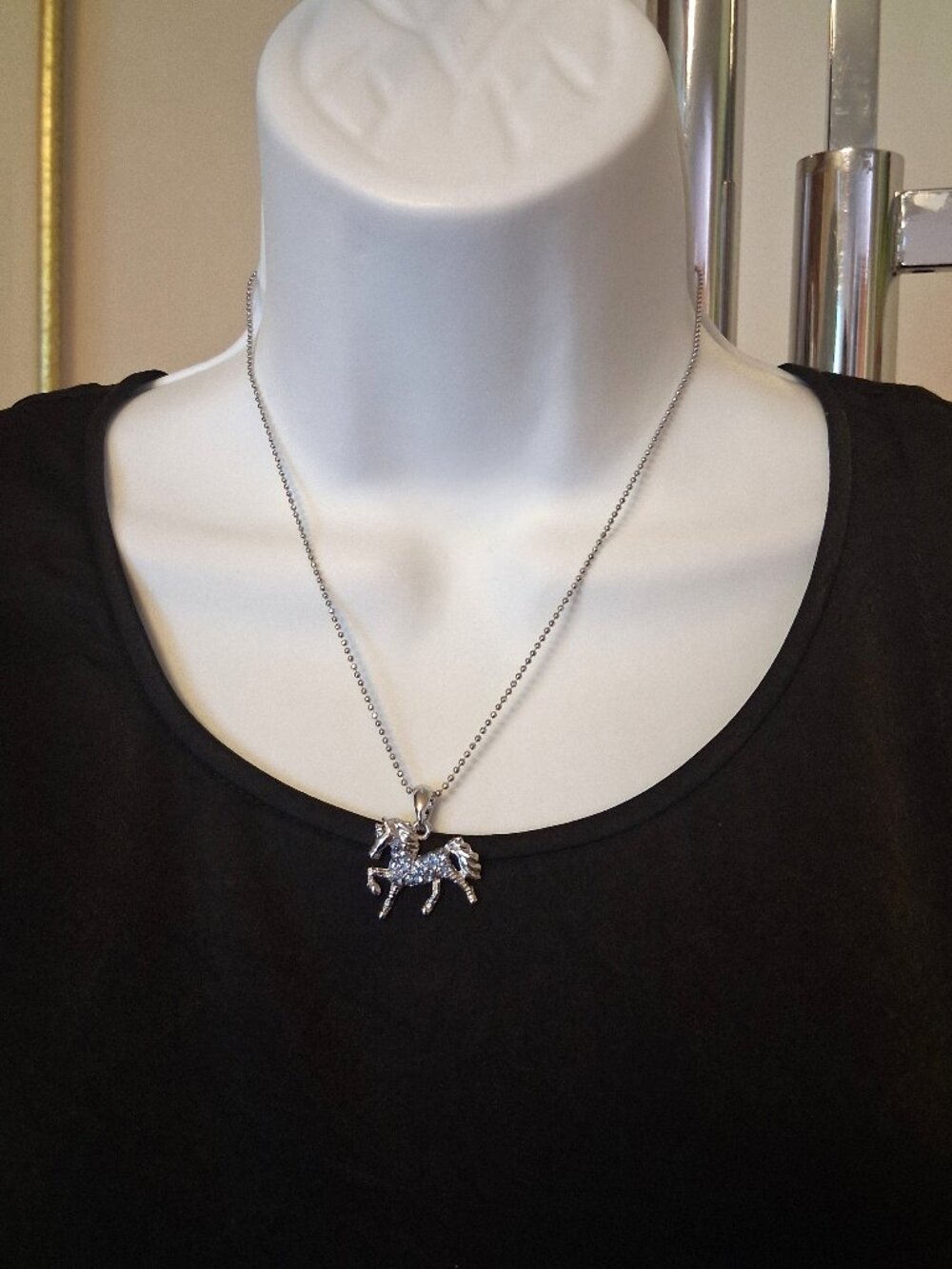 Vintage Artistic Horse Pendant Blue Austrian Crystal Silver-Plated Necklace
